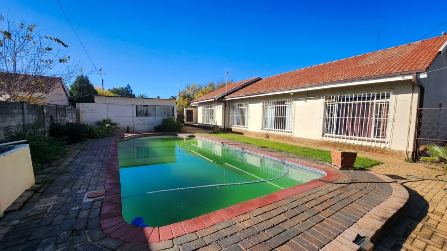 4 Bedroom Property for Sale in Meiringspark North West